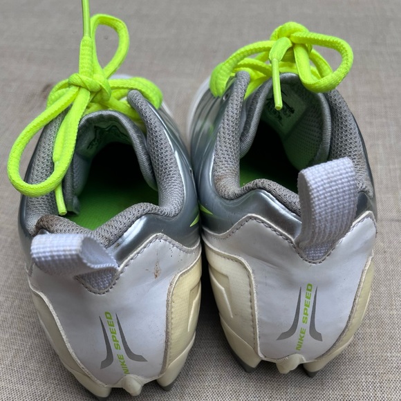 Nike girls lacrosse/soccer cleats size 6.5 - Picture 4 of 6